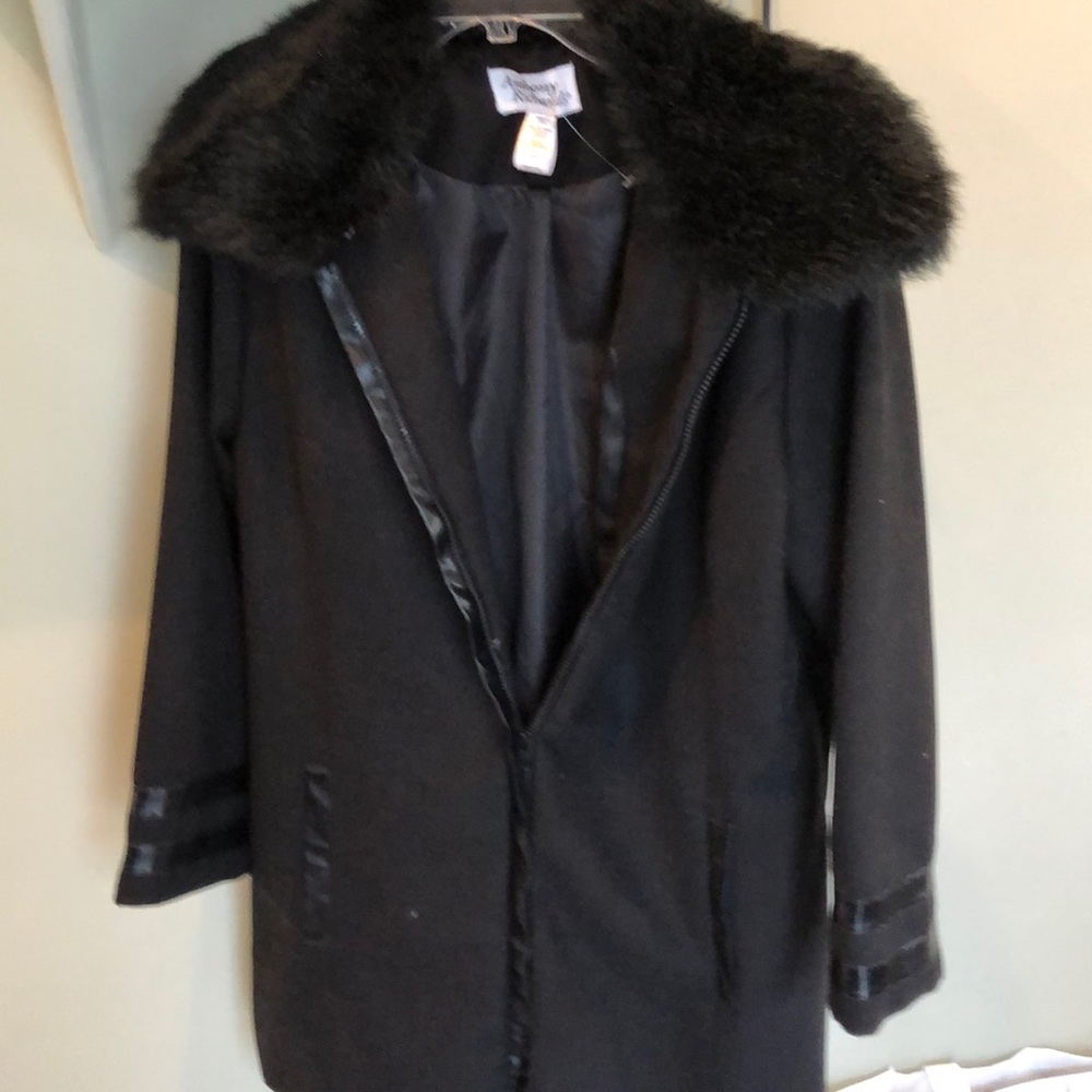 Anthony Richards black large coat, zip, faux fur
